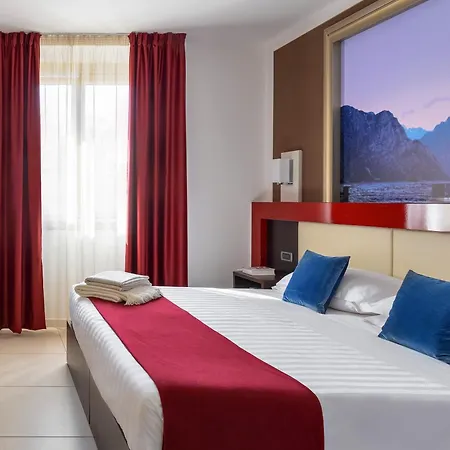 Kairos Garda Otel 3*