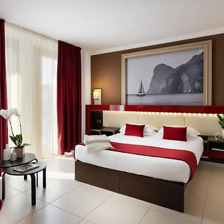 Otel Kairos Garda Castelnuovo del Garda