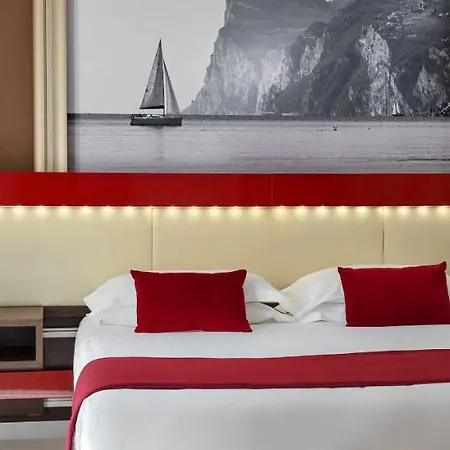 Otel Kairos Garda Castelnuovo del Garda