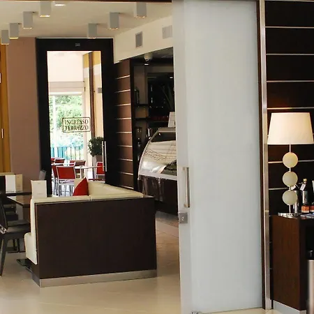 Kairos Garda מלון