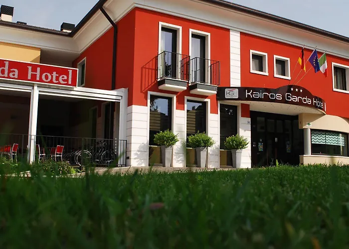 Kairos Garda מלון
